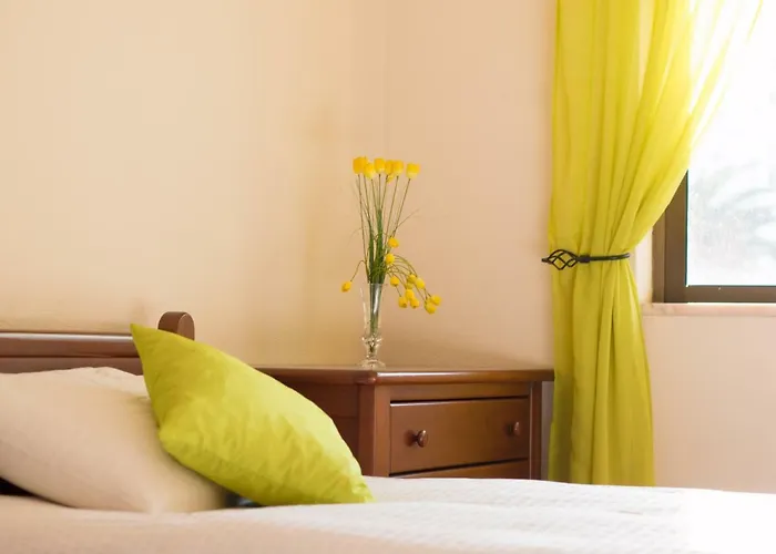 Perfect Loc 3 Bedroom/2bth *