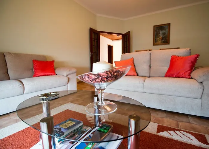 Perfect Loc 3 Bedroom/2bth * Lagos