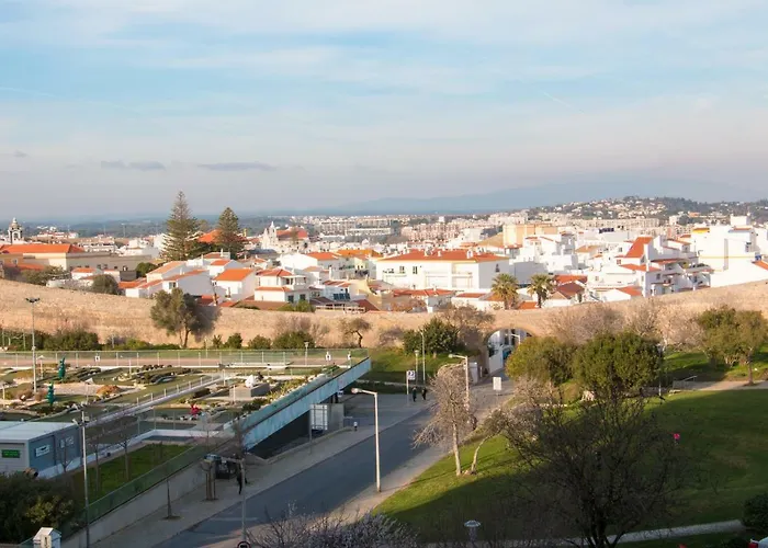 Perfect Loc 3 Bedroom/2bth