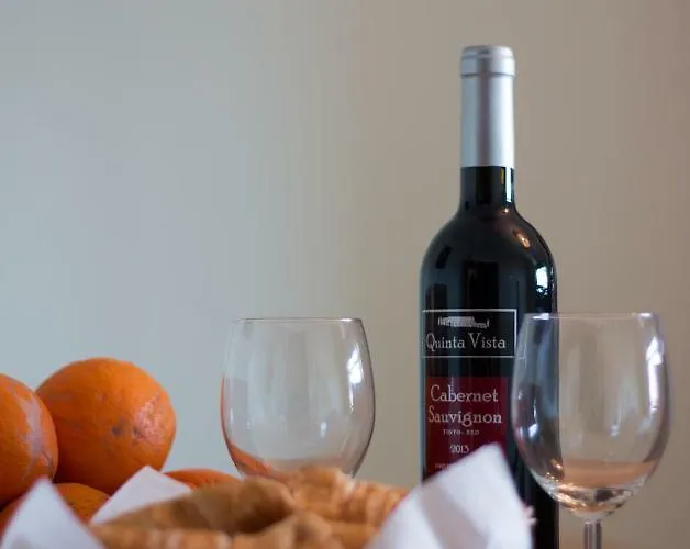 Perfect Loc 3 Bedroom/2bth * Lagos