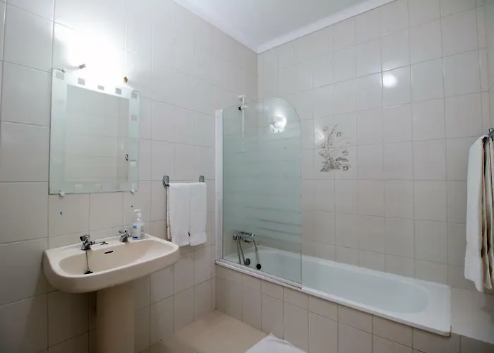 Perfect Loc 3 Bedroom/2bth