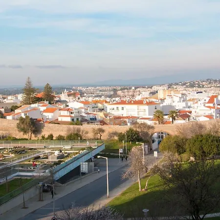 Perfect Loc 3 Bedroom/2bth