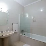 Perfect Loc 3 Bedroom/2bth